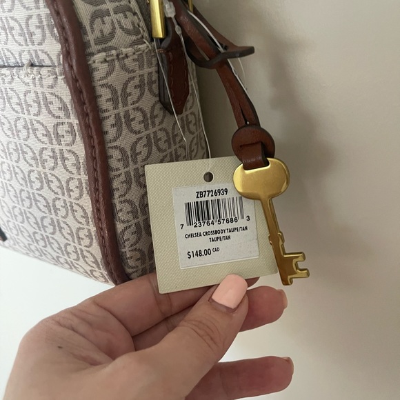 New fossil purse - Picture 2 of 3